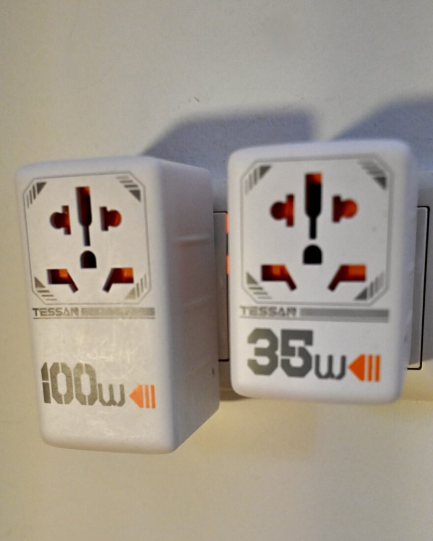 TESSAN Universal Reiseadapter 100W 35W