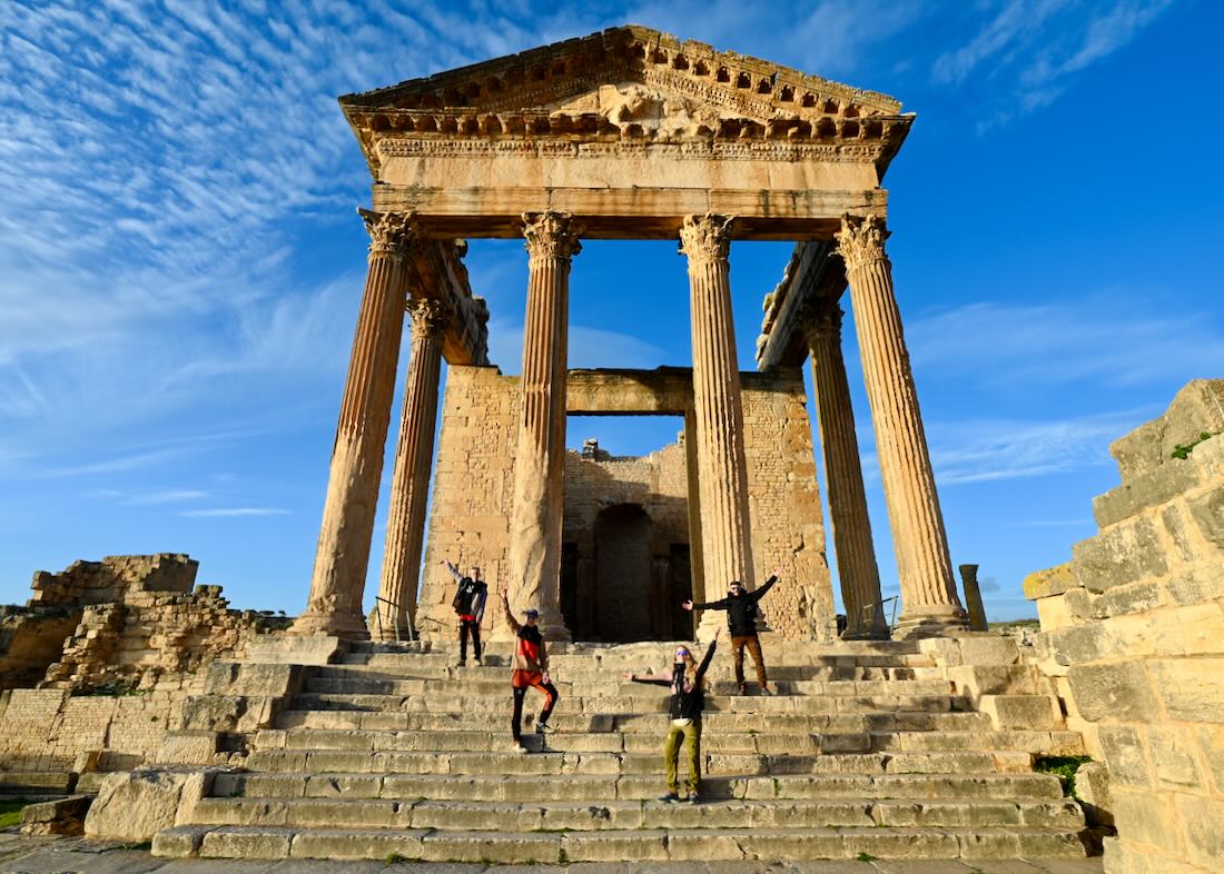 fravely in Dougga vor Hauptruine