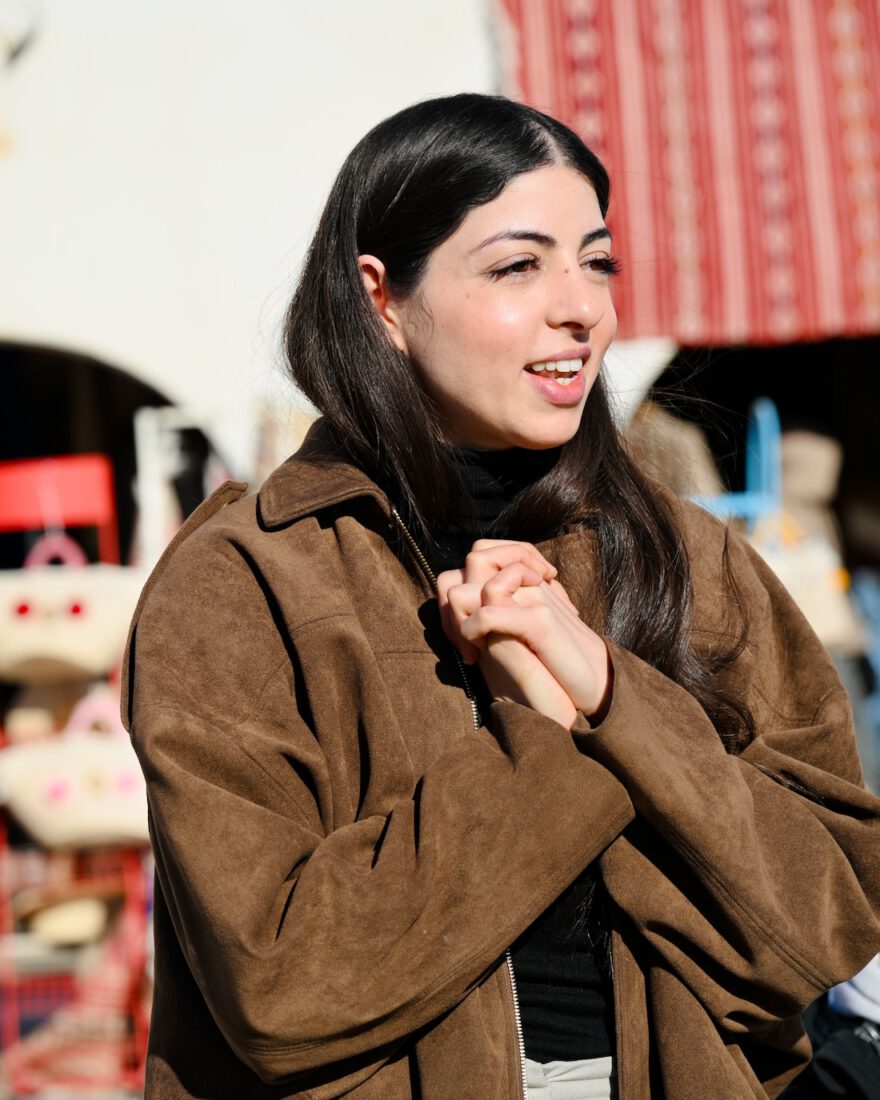 Amal von Bonheur Voyages verabschiedet die Gruppe