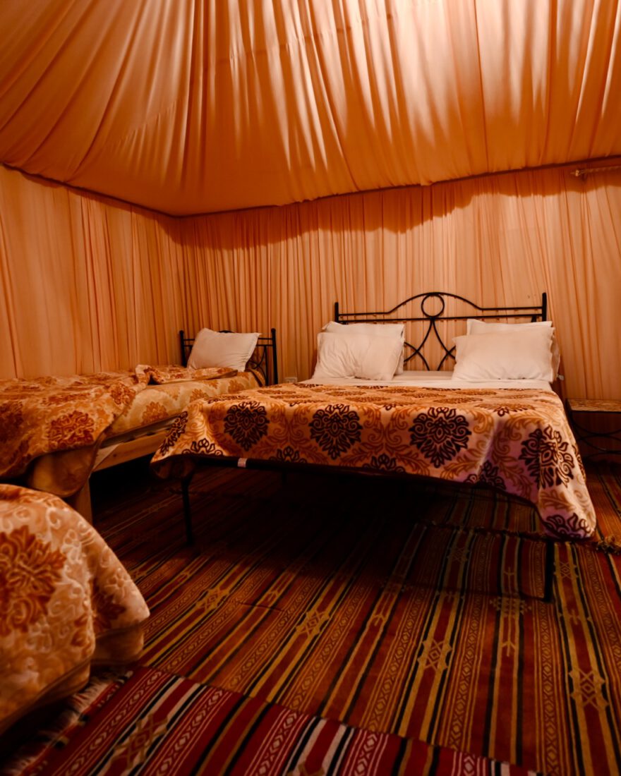 Betten im Wüstencamp Abdemoula