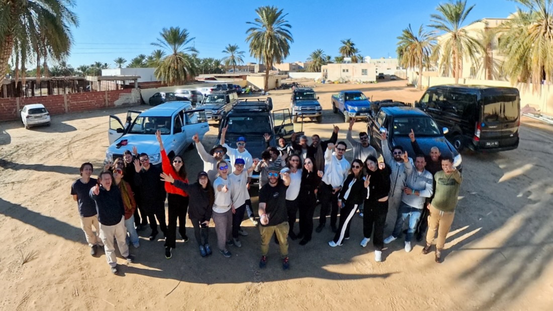 Das Abenteuer startet in Douz mit der Gruppe von Bonheur Voyages