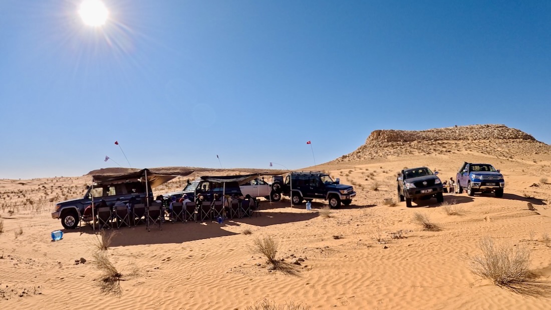 Mittagspause in der Wüste Sahara mit Bonheur Voyages