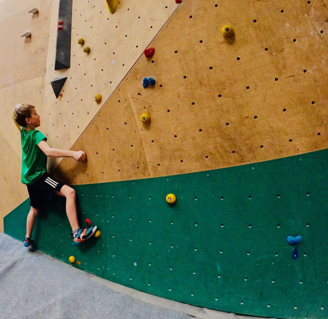 Ben beim Bouldern
