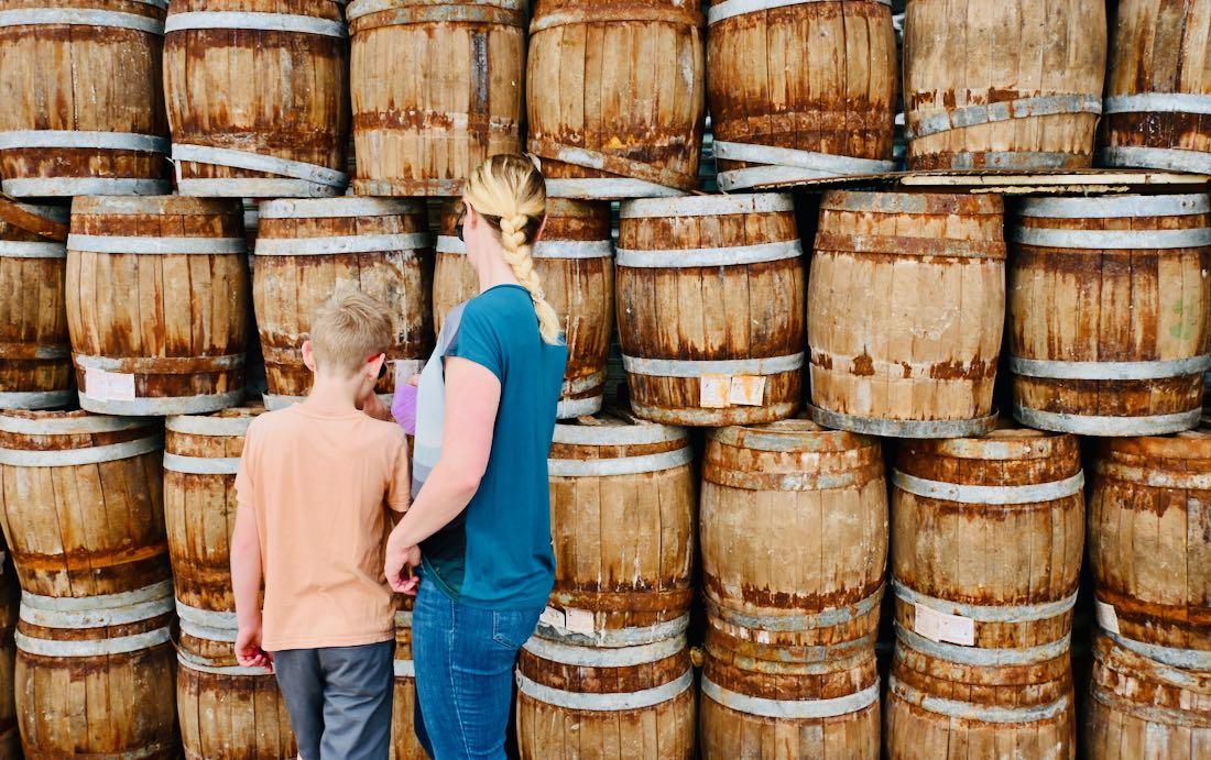 Ben und Melanie auf dem Markt in Athen