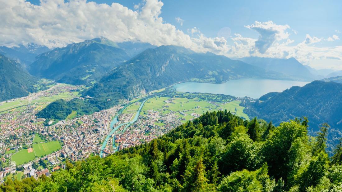 Blick auf Interlaken und den Thuner See