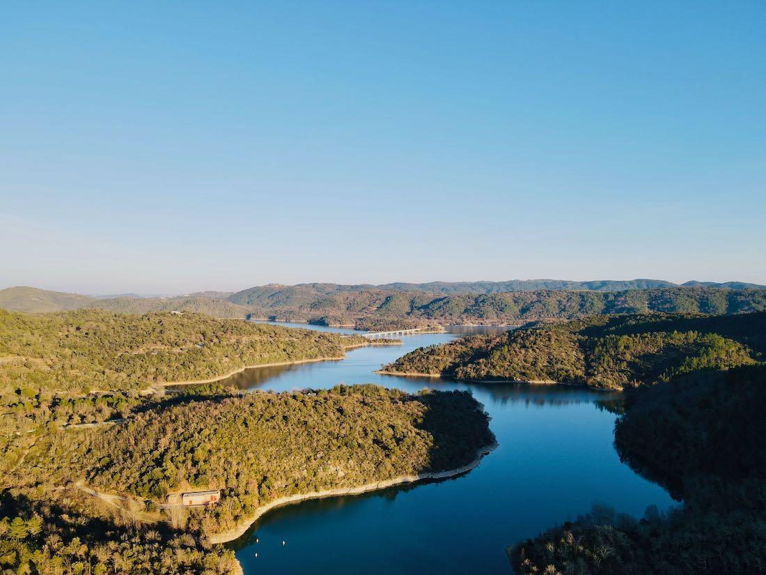 Blick über den Saint-Cassien See