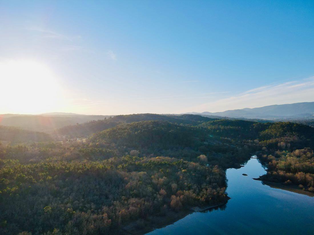 Der See Saint-Cassien