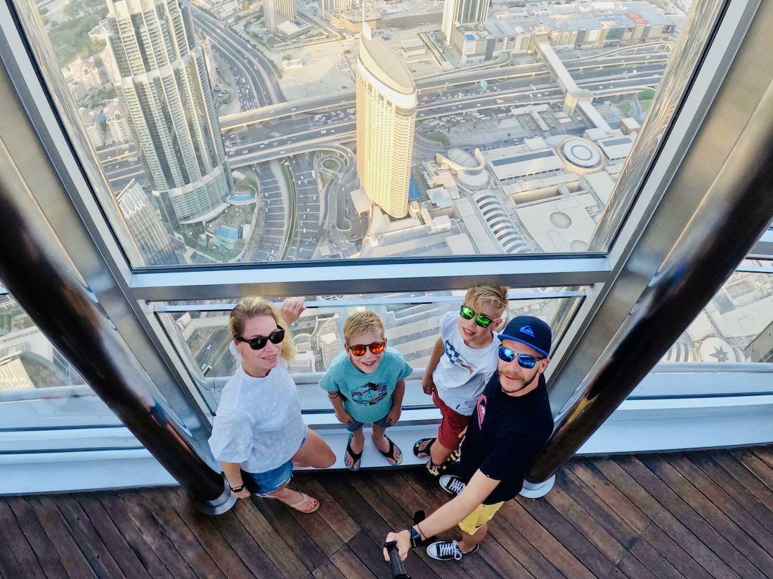 Fravely auf dem Burj Khalifa