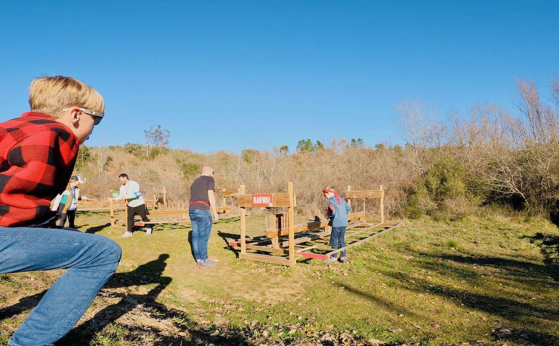 Fravely baut Wackel-Dominos auf