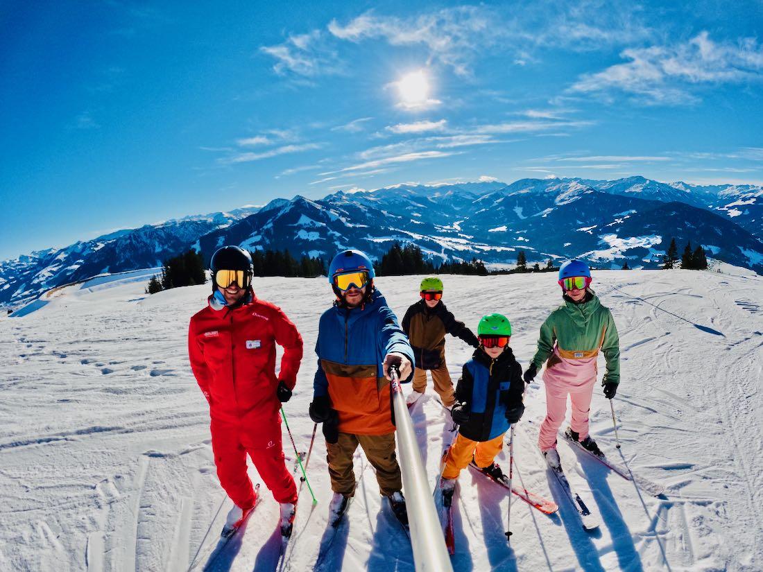 Fravely und unser Skiguide Martin in der Skiwelt auf der Hohen Salve