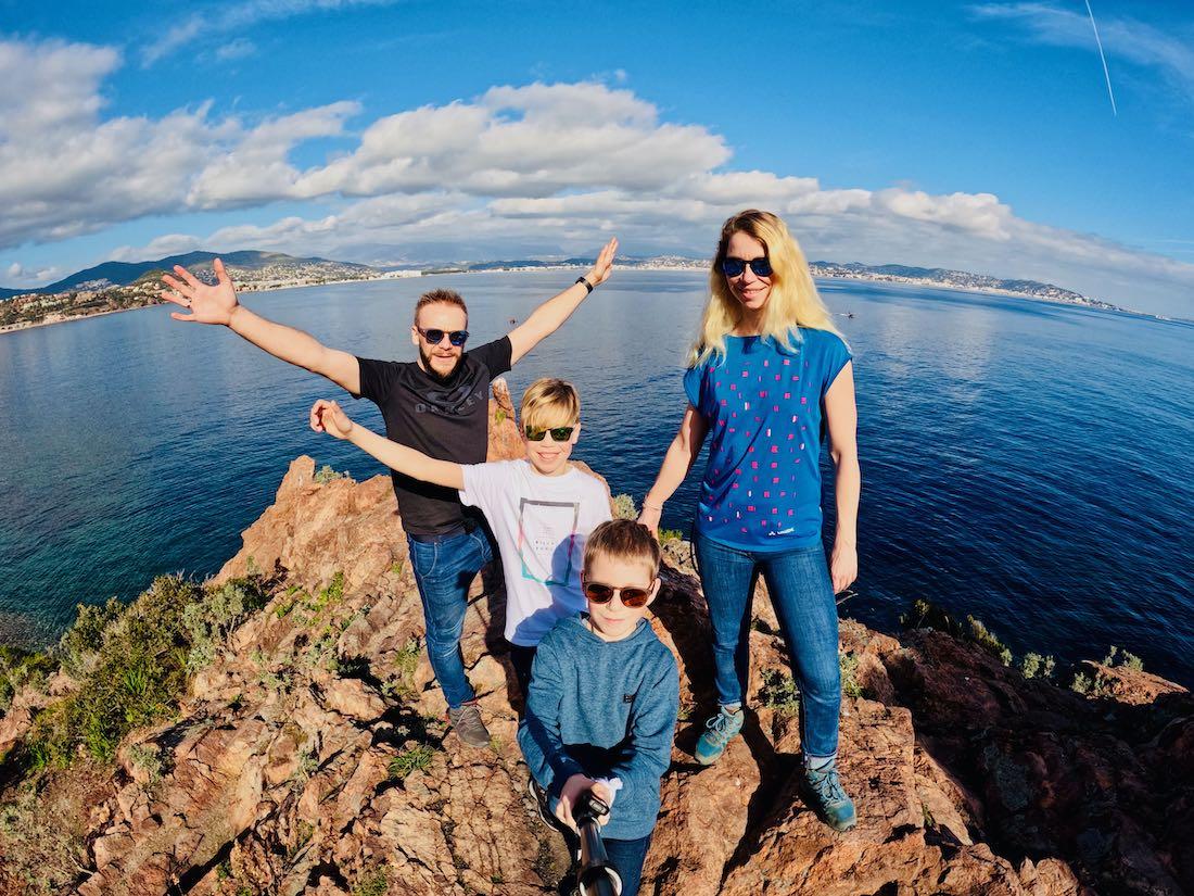 Fravly am Plage de l'Aiguille mit Blick auf Cannes
