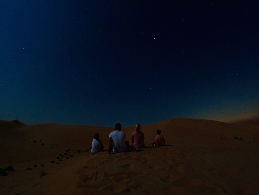 Fravely bei Nacht in der Wüste