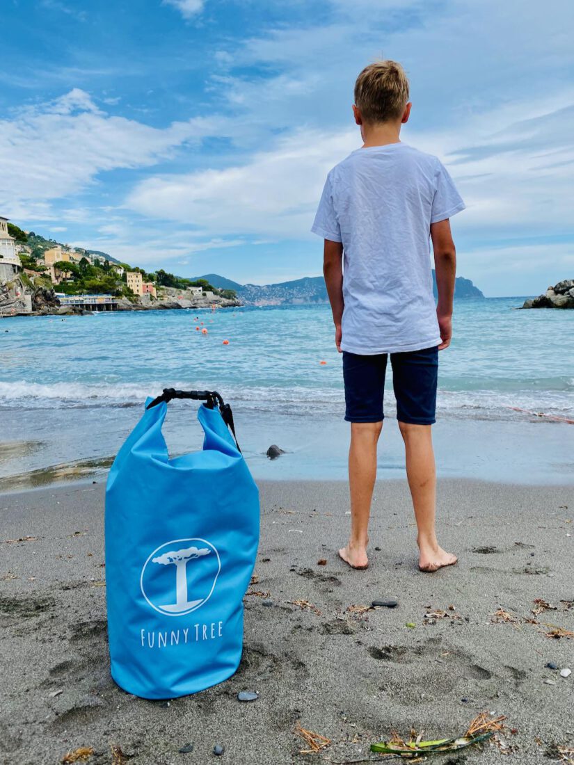 Funny Tree Drybag am Strand