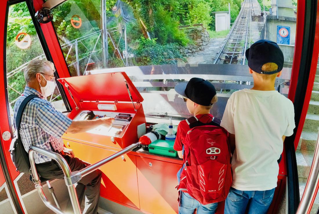 In der Standseilbahn
