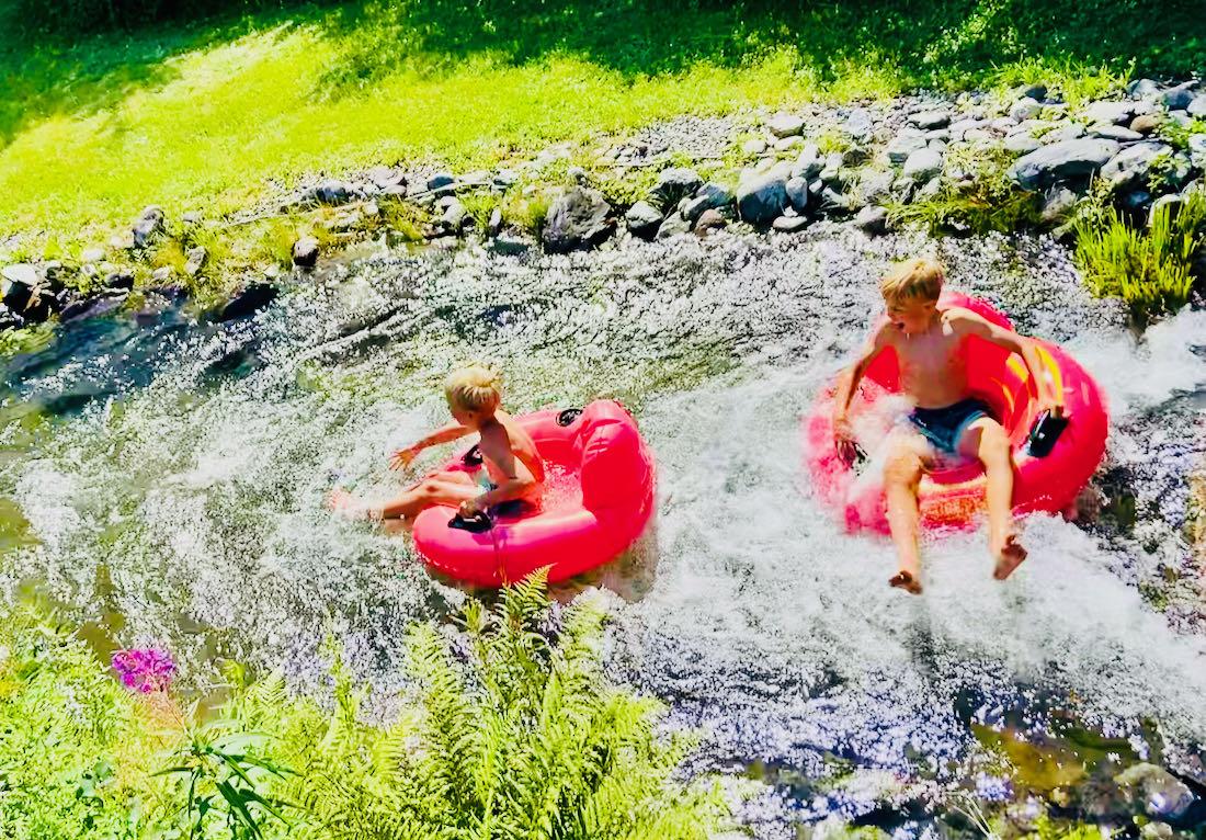 Reifenrutsche im Naturbad