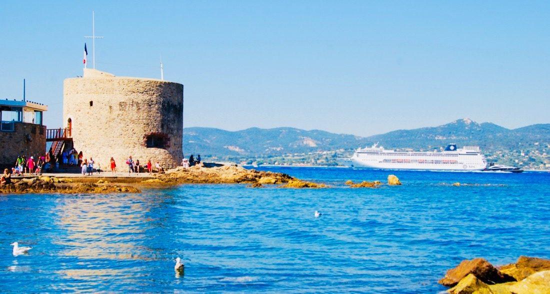 Schiff in der Bucht von Saint Tropez