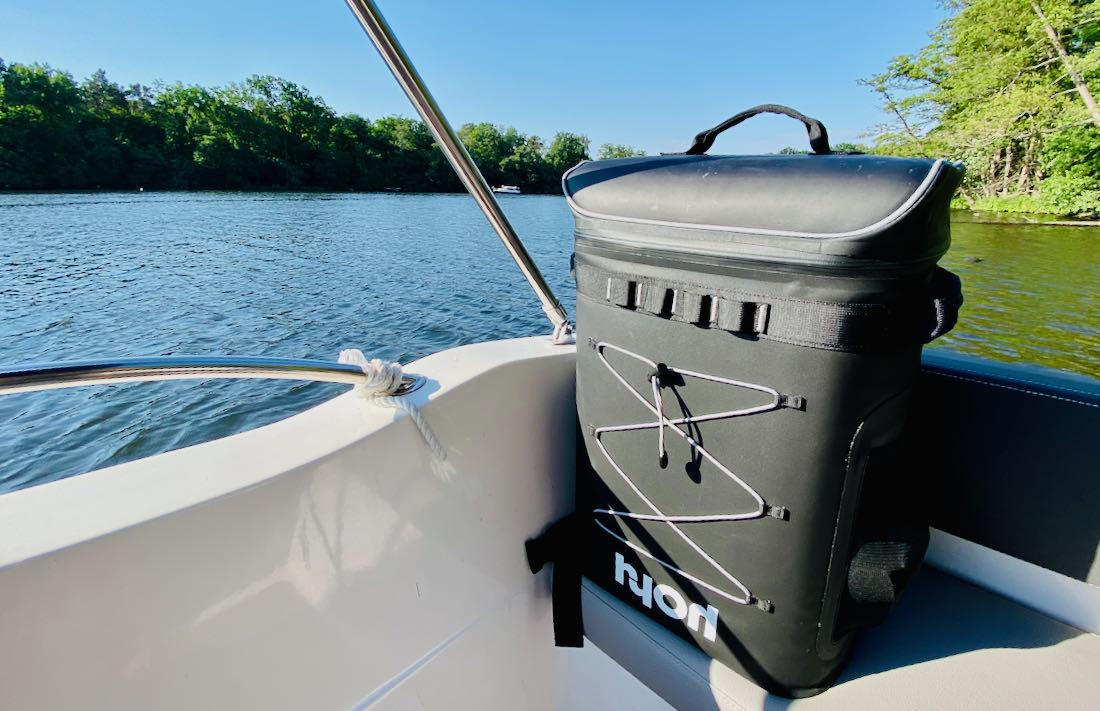 Sicher und Kühl verstaut auf dem Boot